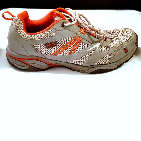AHNU BY TEVA HIKING SHOES. MENS Sz:9 LIKE NEW! - Picture 2 of 10